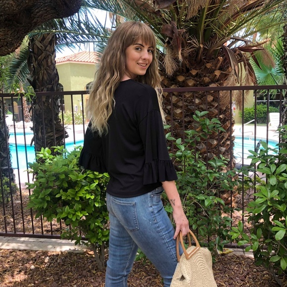 🆕 Head Over Heels Bell Sleeve Top - Picture 3 of 8